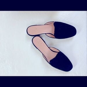 Kate Spade velvet smoking shoe in black. Size 8.5. Worn but not noticeable on.